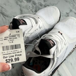 Reebok Sneakers Size 7 BRAND NEW